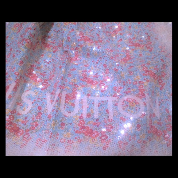 Louis Vuitton Limited Edition Sequin  Stole - Picture 1 of 15